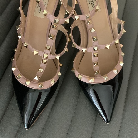 Valentino Garavani Rockstud Pumps - Picture 3 of 13